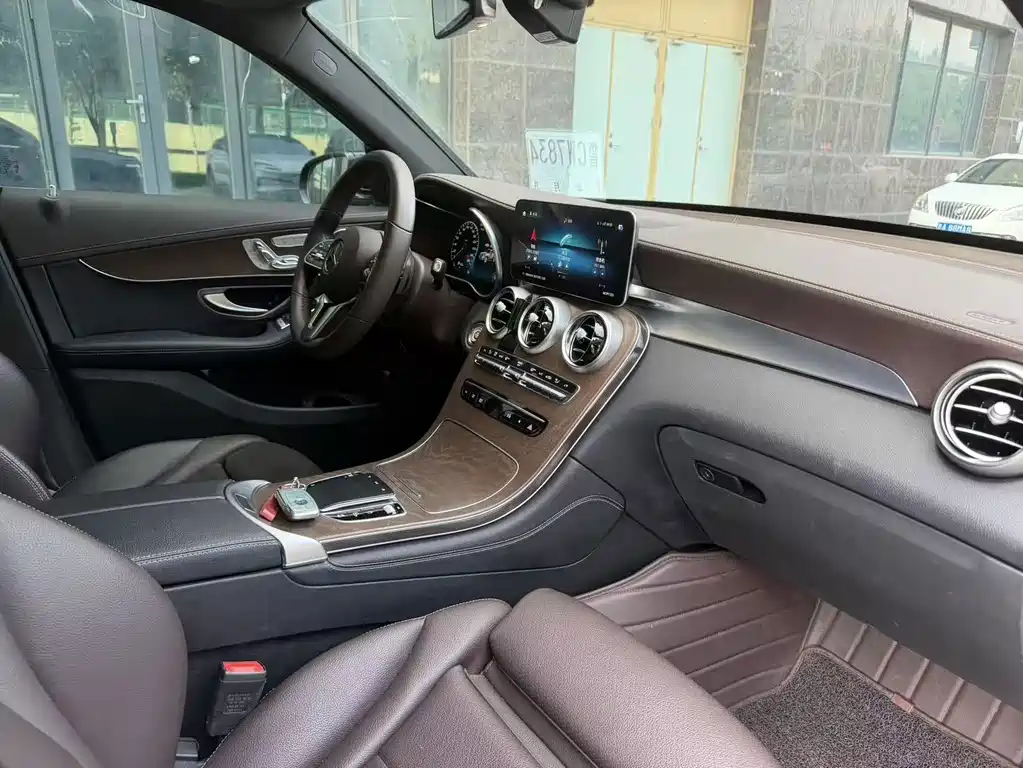Mercedes-Benz GLC — миниатюра 9