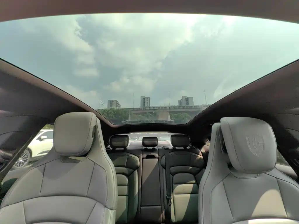 Porsche Taycan — миниатюра 24