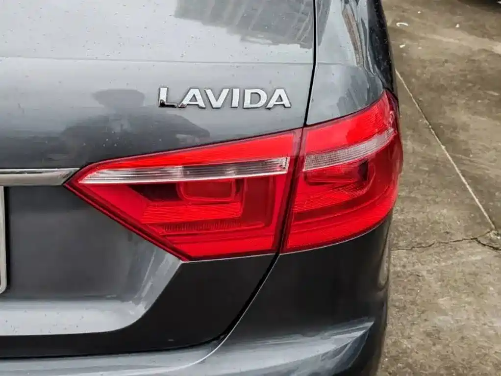 Volkswagen Lavida — миниатюра 3