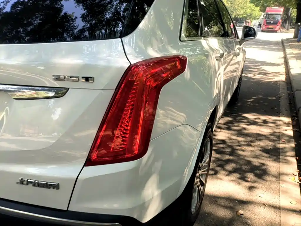 Cadillac XT5 — миниатюра 8