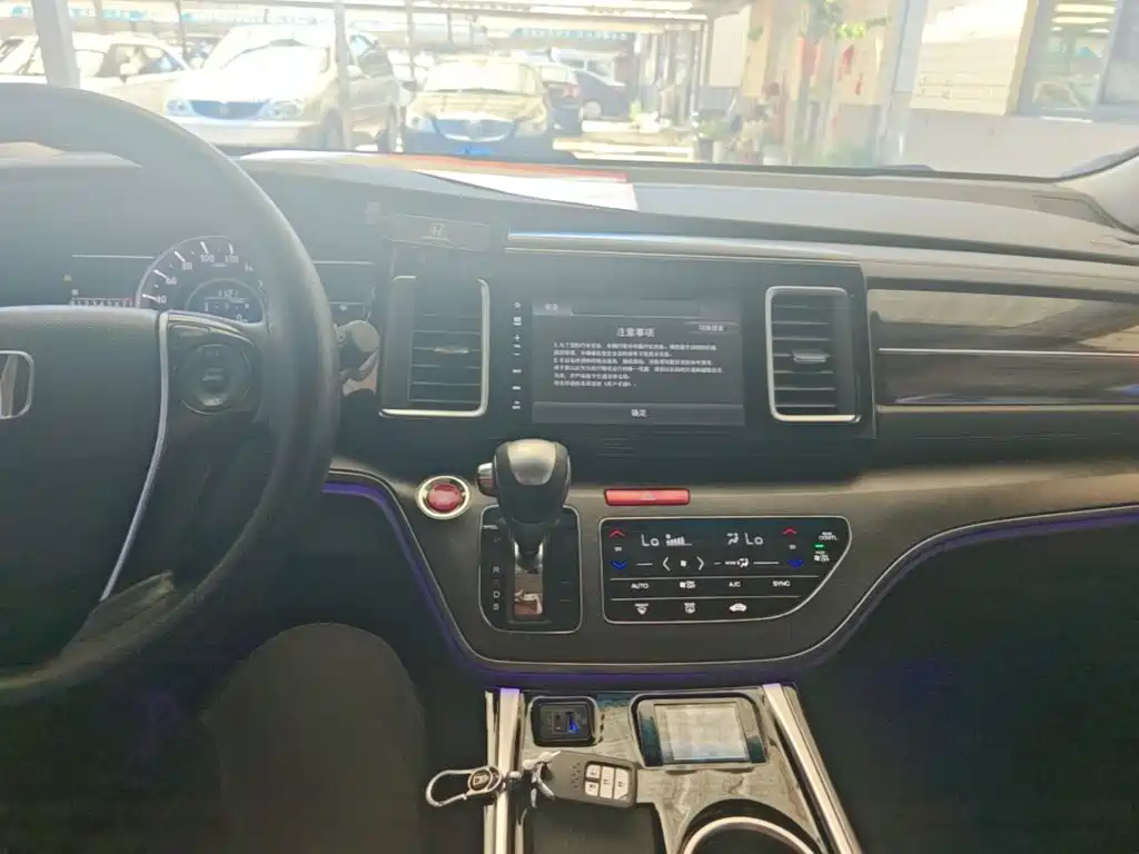 Honda Elysion — миниатюра 10