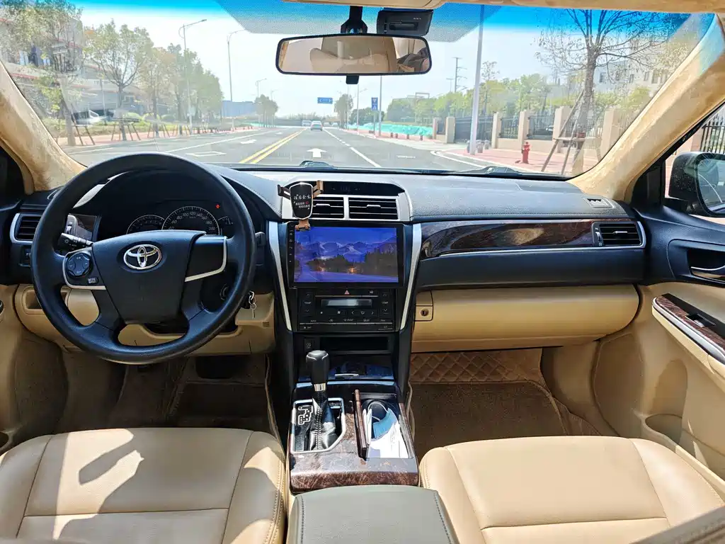 Toyota Camry 2016 2.0E Elite