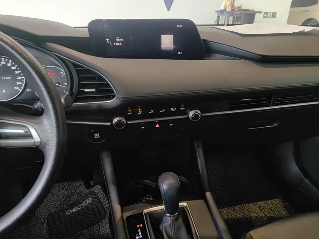 Mazda 3 Axela — миниатюра 13