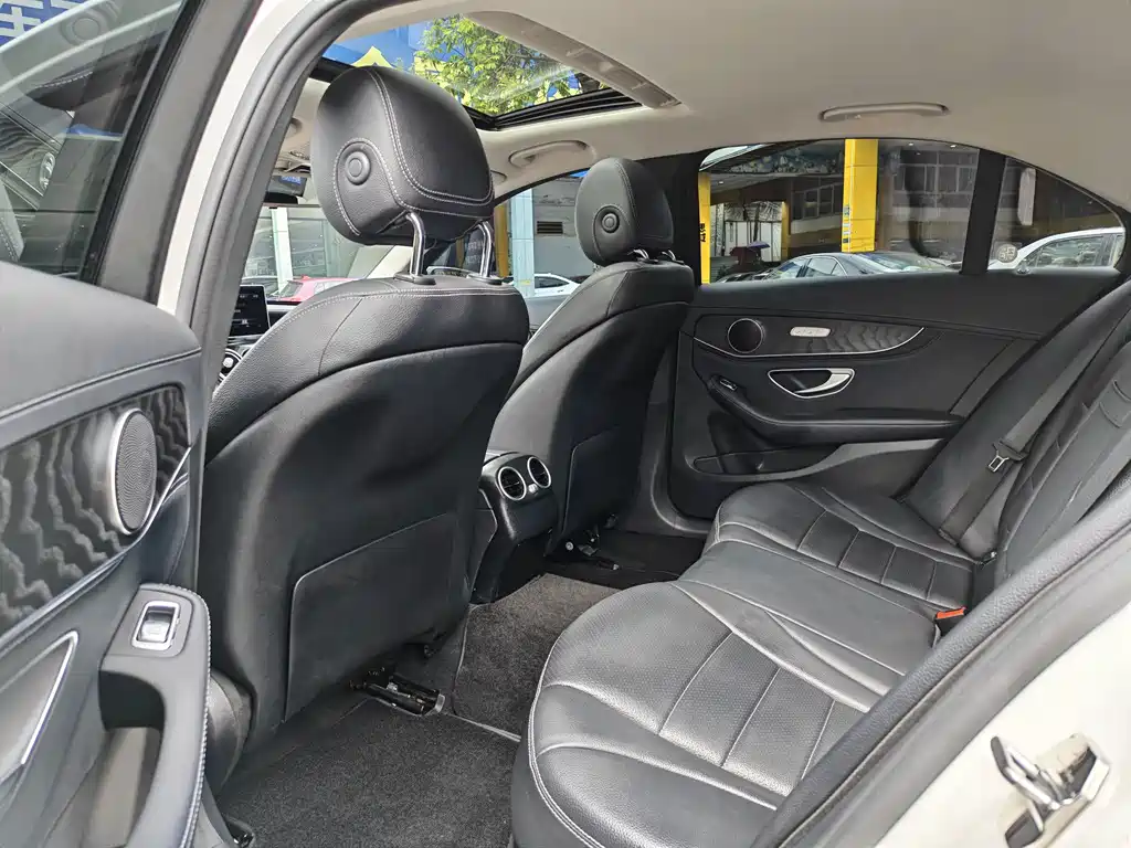 Mercedes-Benz C-Class — миниатюра 9