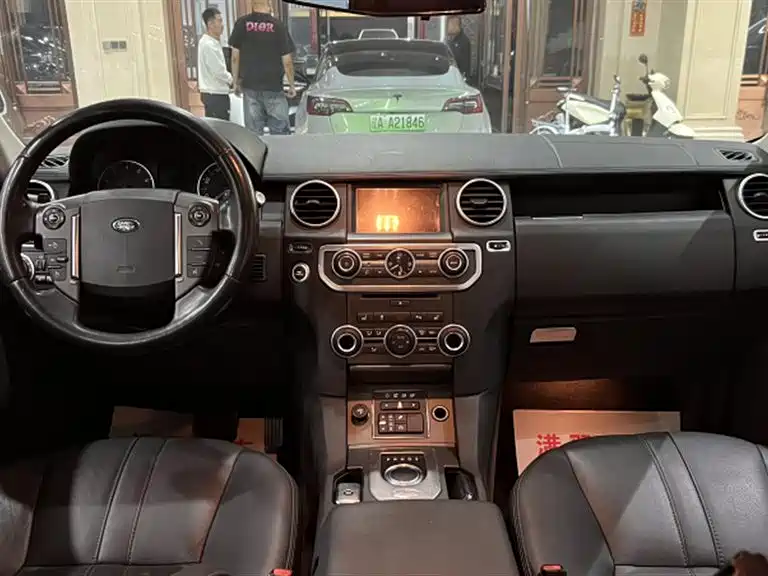 Land Rover Discovery — миниатюра 18