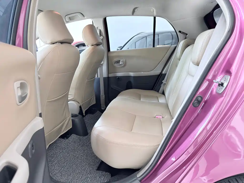 Toyota Yaris — миниатюра 8