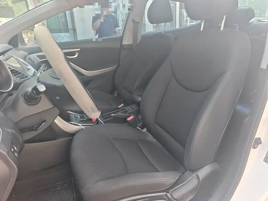 Hyundai Elantra Langdong — миниатюра 11