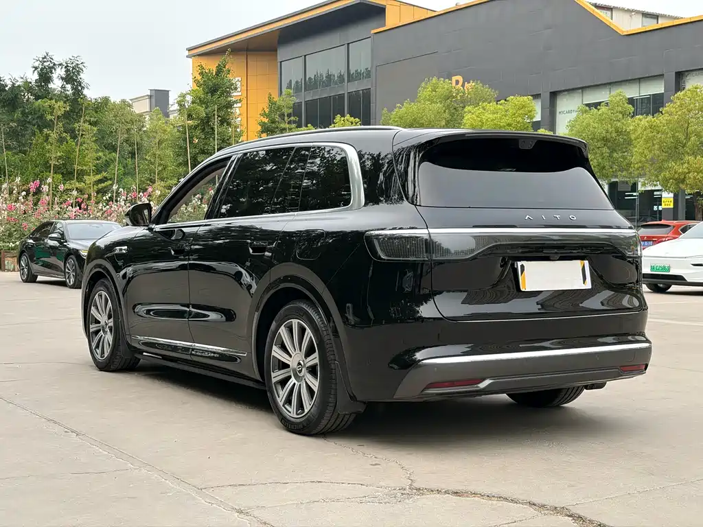 Aito M8 2025 Max+ 53.4kWh 6 мест (192 )