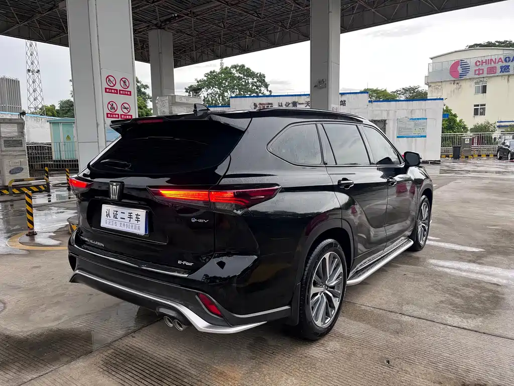Toyota Crown Kluger — миниатюра 6