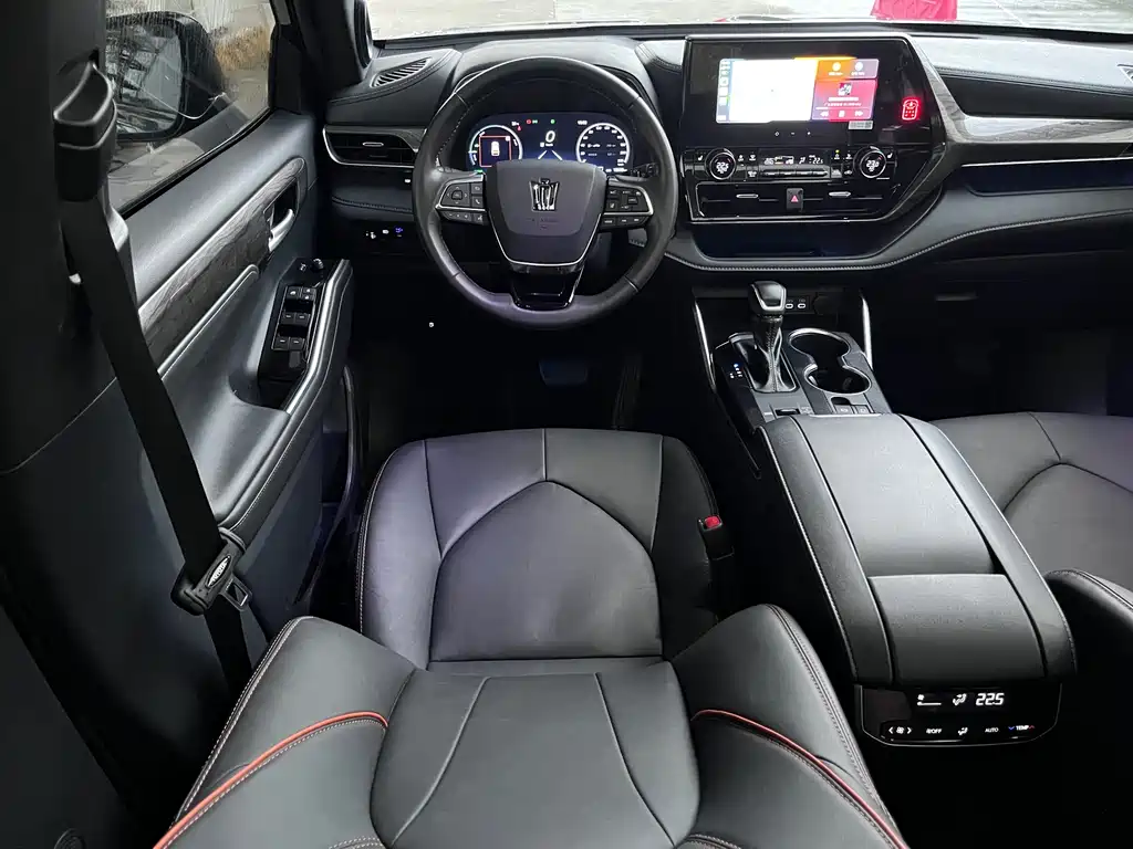 Toyota Crown Kluger — миниатюра 12