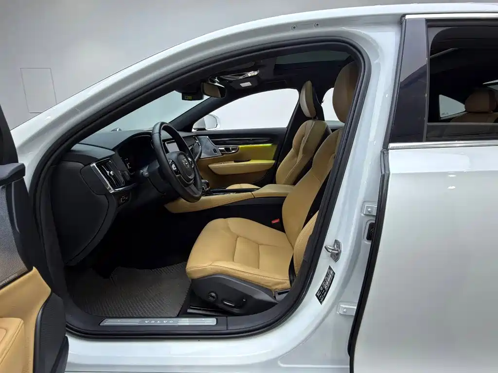 Volvo S90 — миниатюра 14