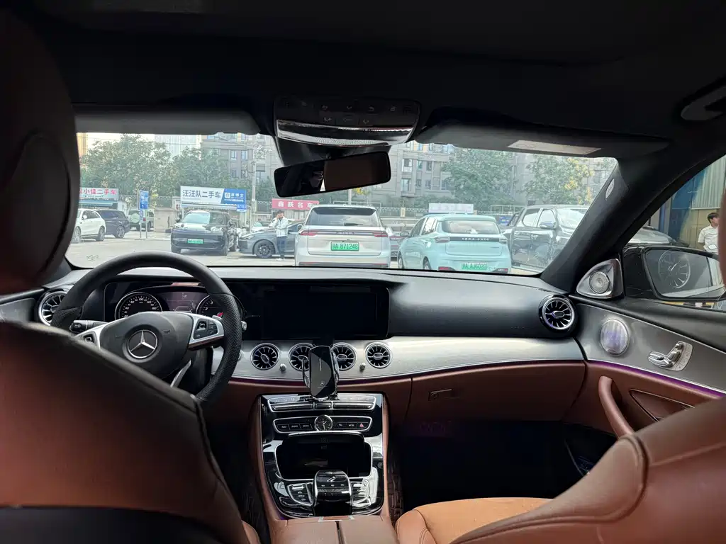 Mercedes-Benz E-Class — миниатюра 5