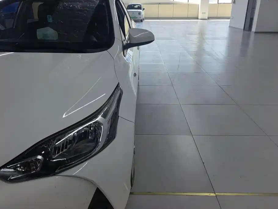 Toyota Yaris L — миниатюра 5