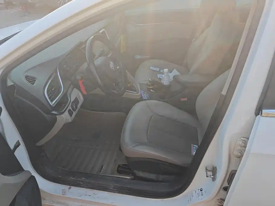 Buick Excelle — миниатюра 9