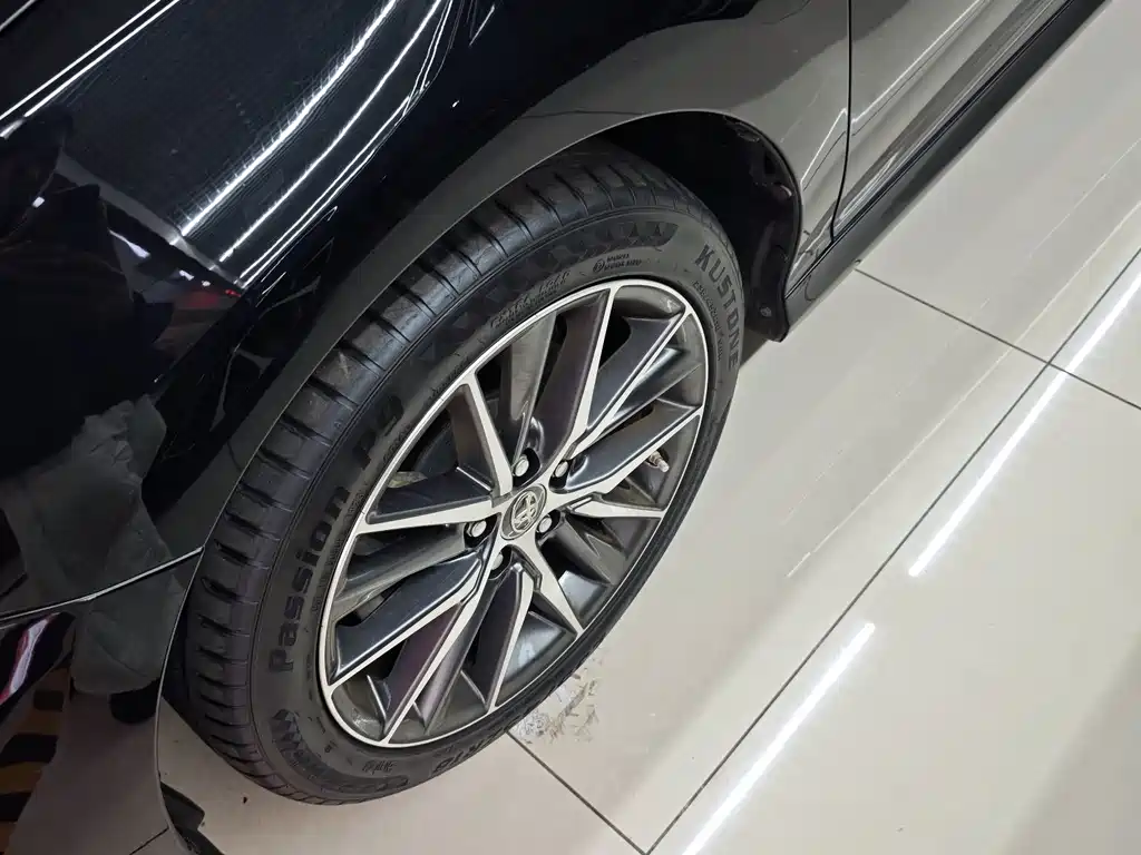 Toyota Camry — миниатюра 15