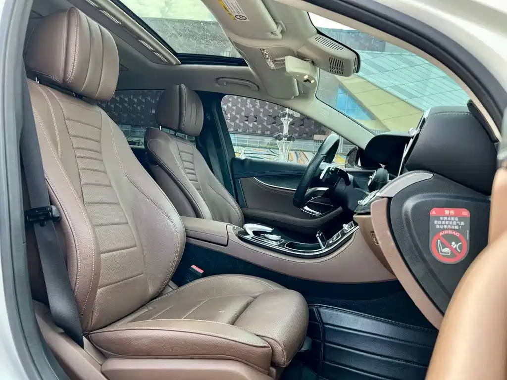 Mercedes-Benz E-Class — миниатюра 8