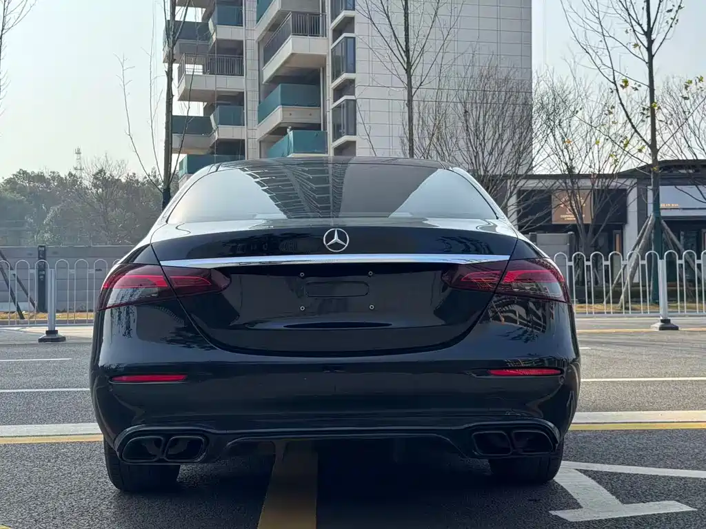 MERCEDES-BENZ E CLASS