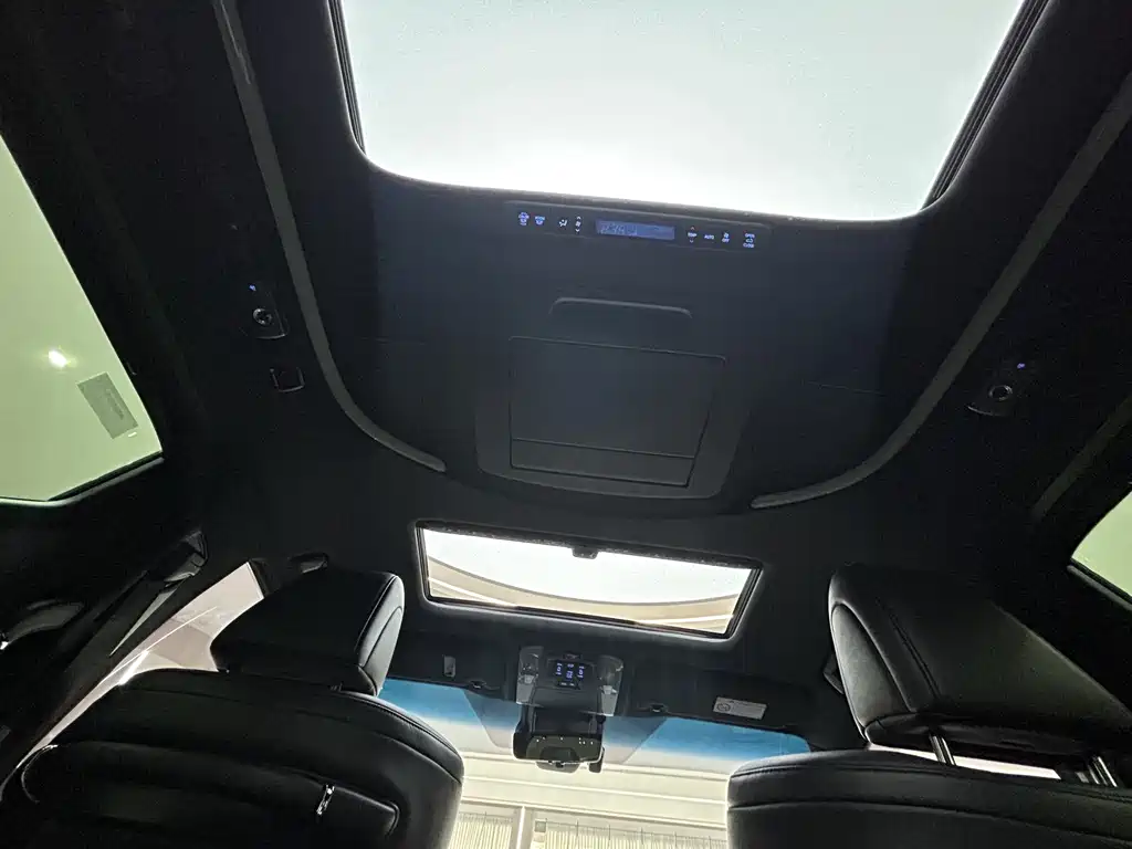 Toyota Vellfire — миниатюра 19