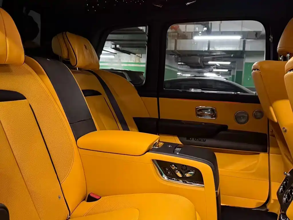 Rolls-Royce Cullinan — миниатюра 9