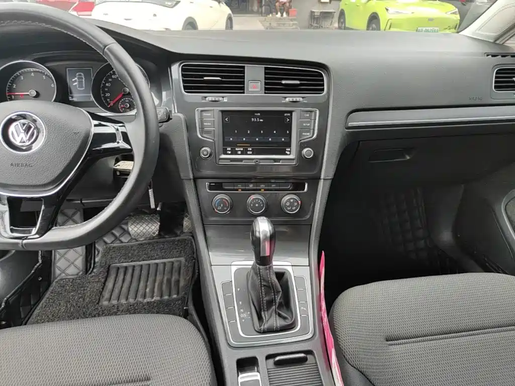 Volkswagen Golf — миниатюра 13