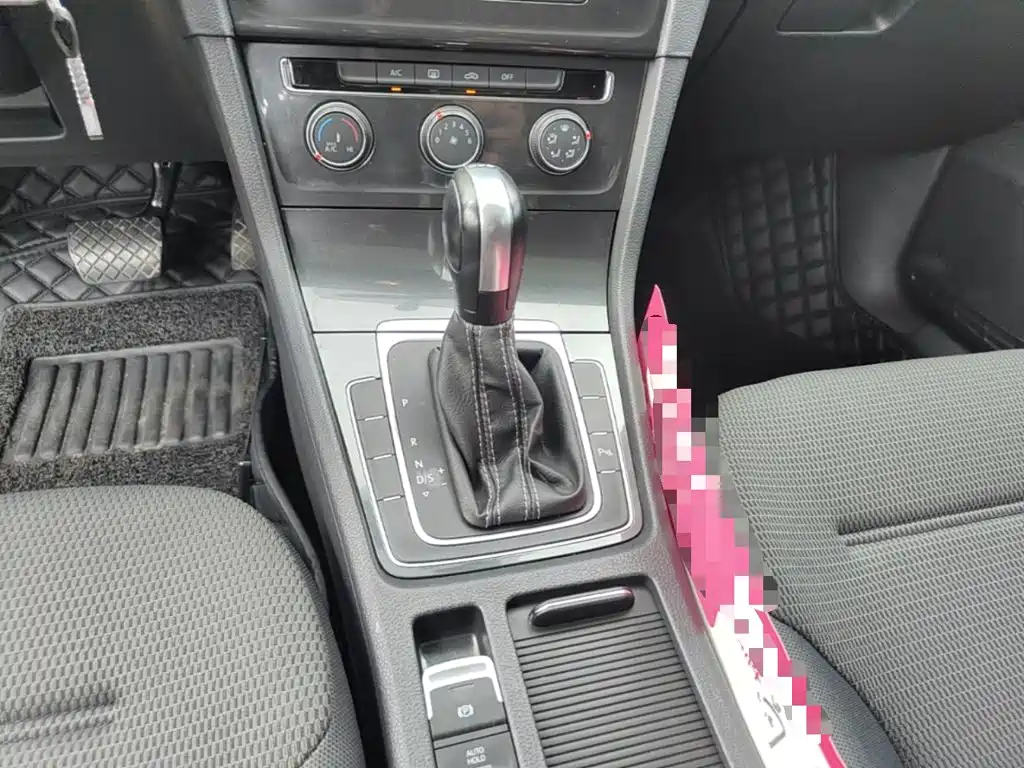 Volkswagen Golf — миниатюра 14