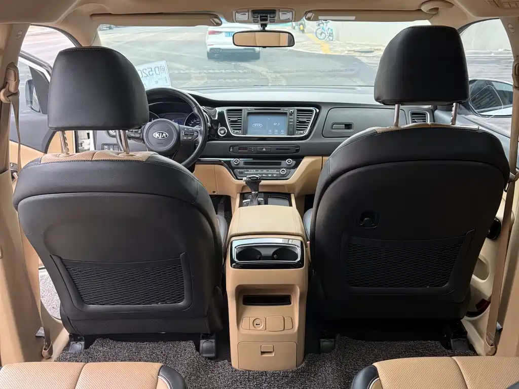 Kia Carnival — миниатюра 5