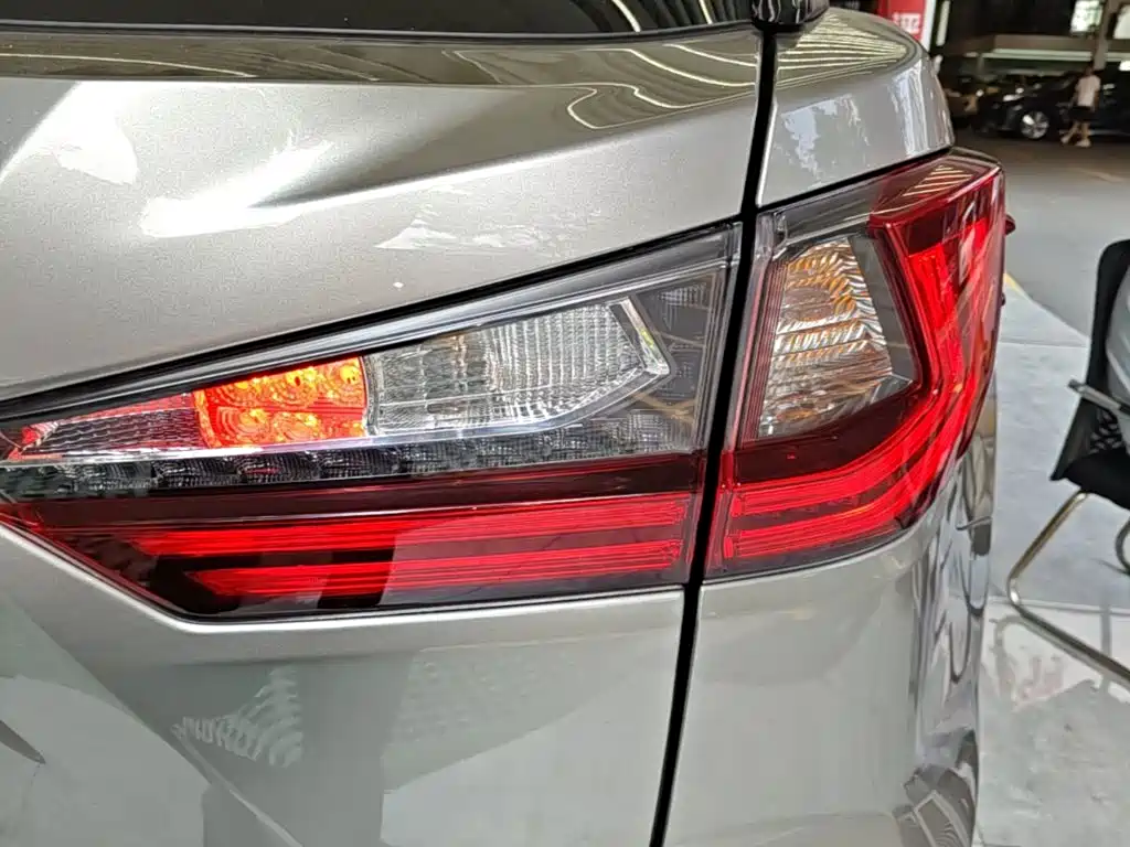 Lexus RX — миниатюра 8
