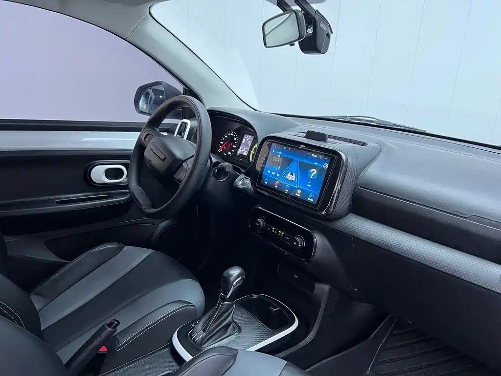 Roewe Clever — миниатюра 7