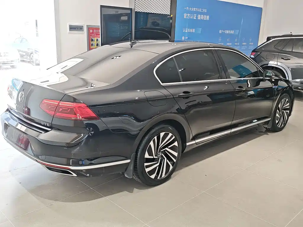 Volkswagen Magotan PHEV — миниатюра 3