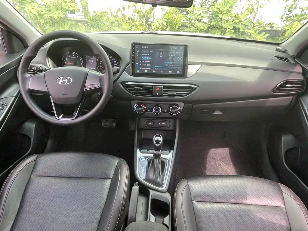 Hyundai Elantra — миниатюра 13