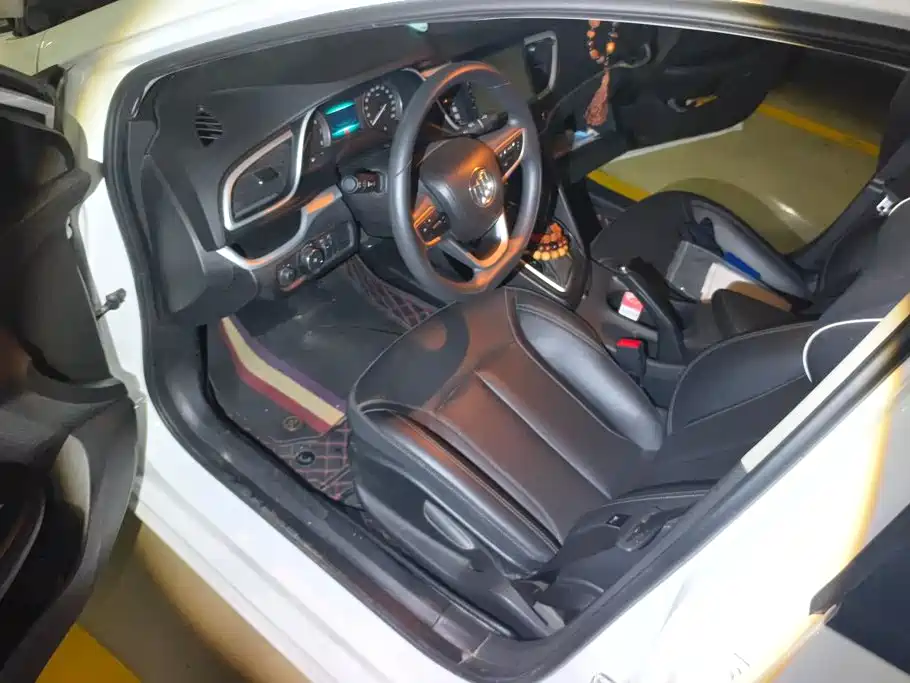Buick Excelle — миниатюра 9