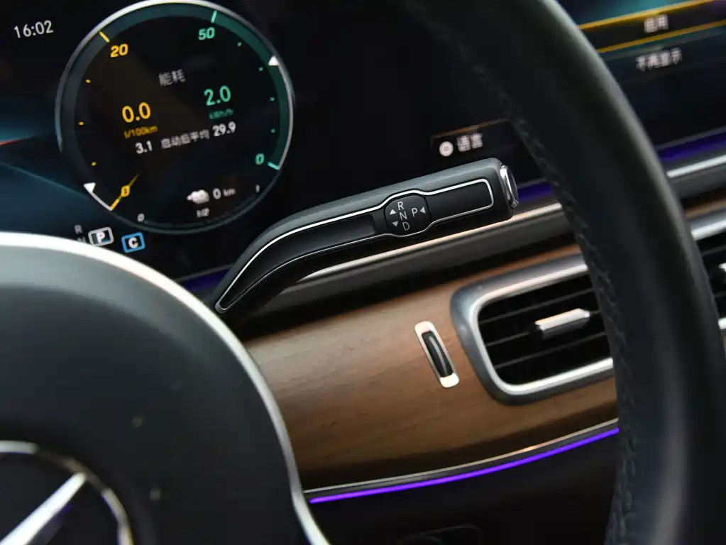 Mercedes-Benz GLE New Energy — миниатюра 6