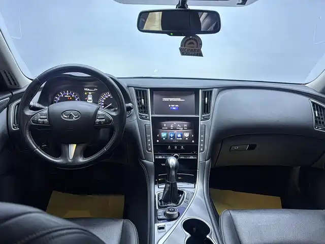 INFINITI Q50L