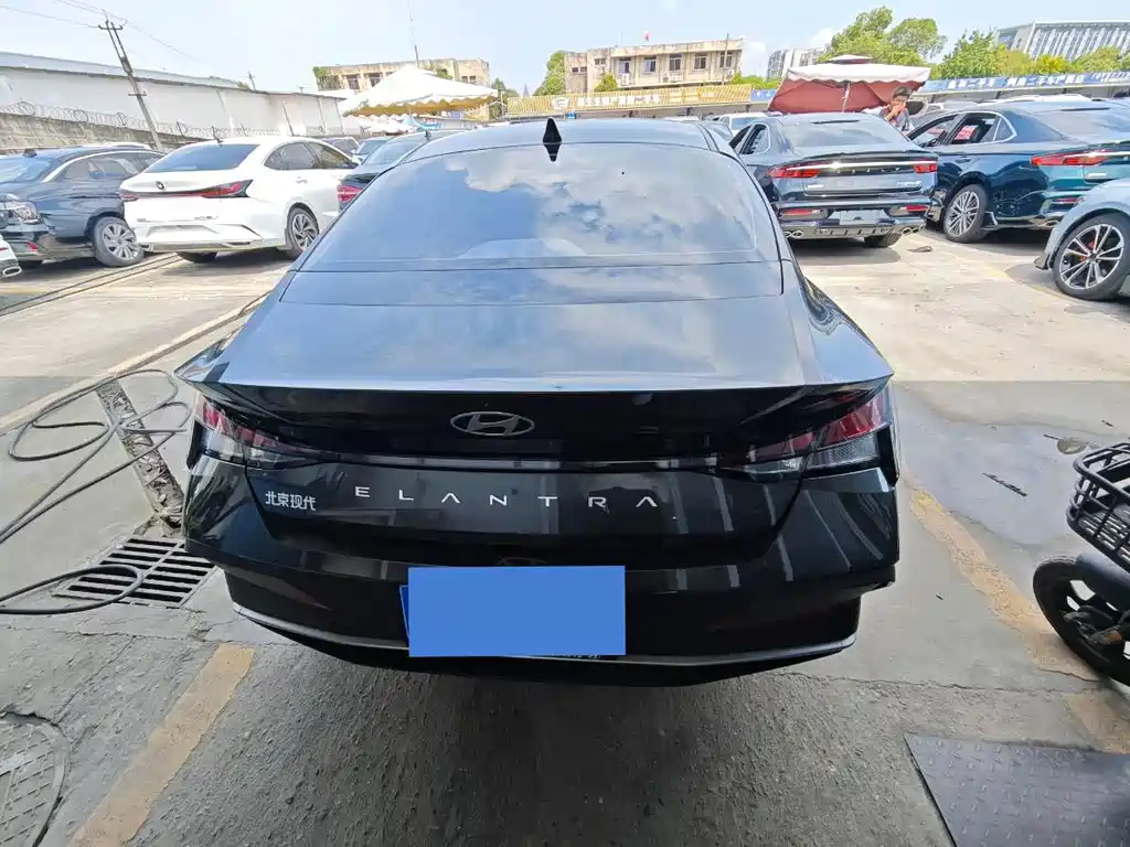 Hyundai Elantra — миниатюра 15