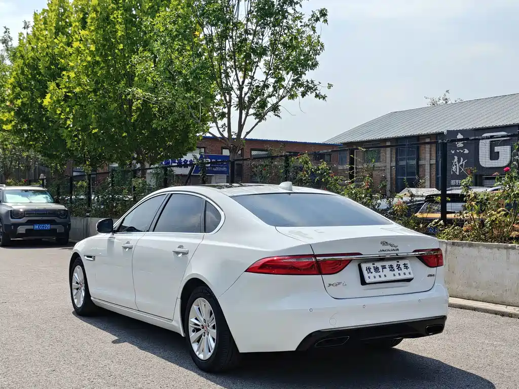 Jaguar XFL — миниатюра 10