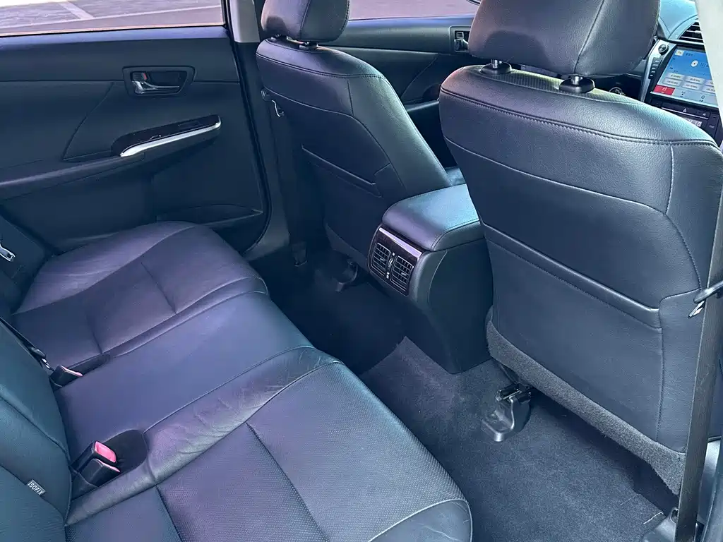 Toyota Camry — миниатюра 11