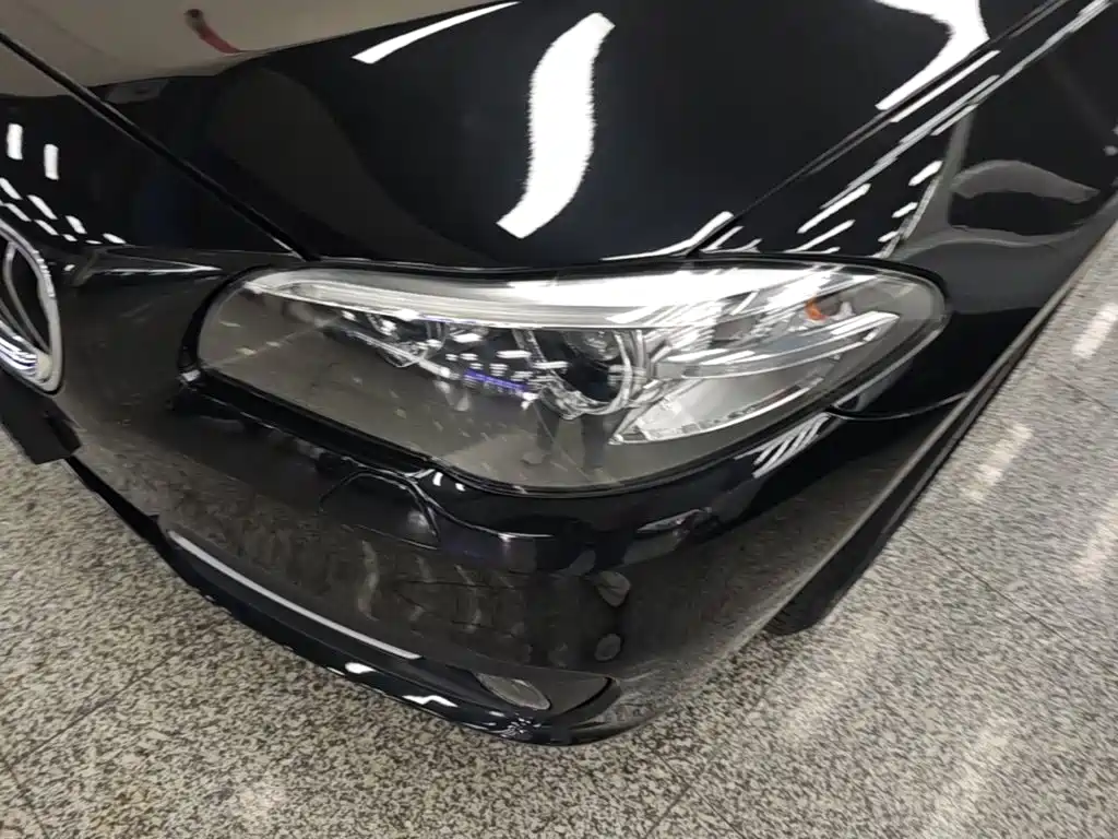 BMW 5 Series — миниатюра 24