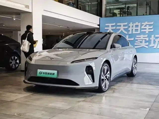 NIO NIO ET5 2023