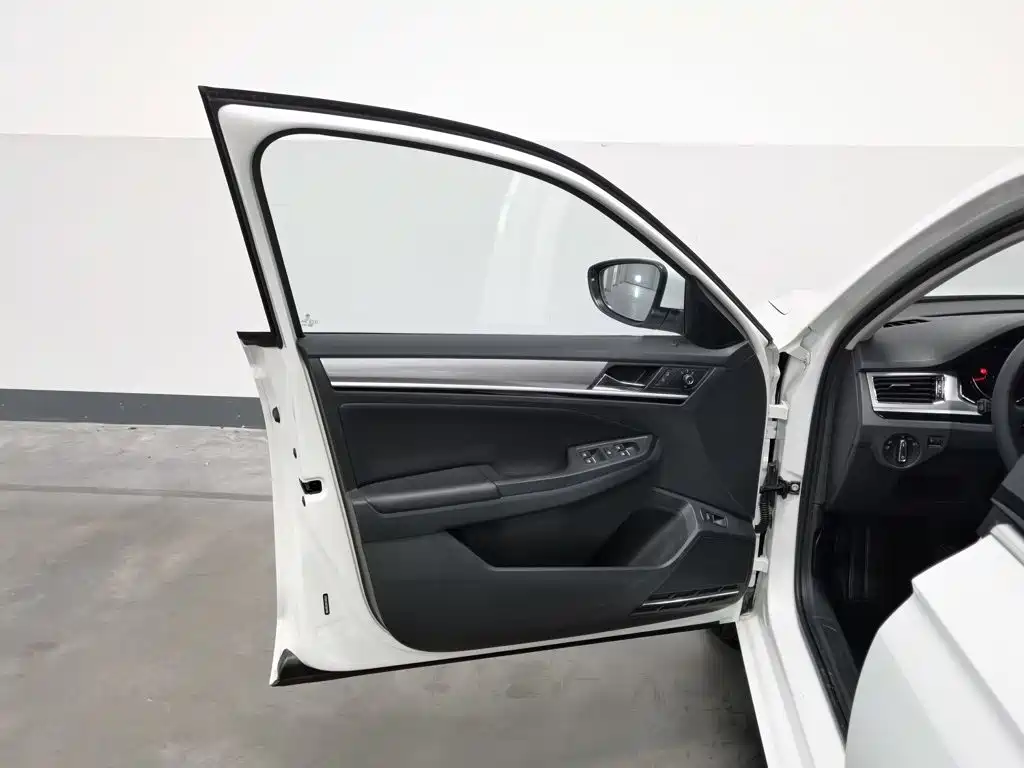Volkswagen Bora — миниатюра 8