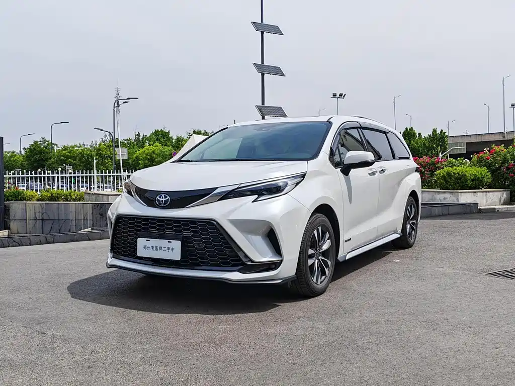 Toyota Granvia 2024