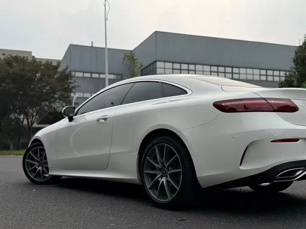 Mercedes-Benz E-Class (Import) — миниатюра 10