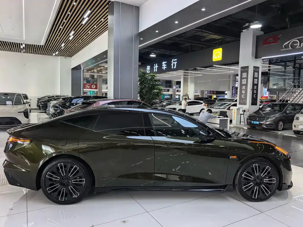 Lynk & Co 10 — миниатюра 17