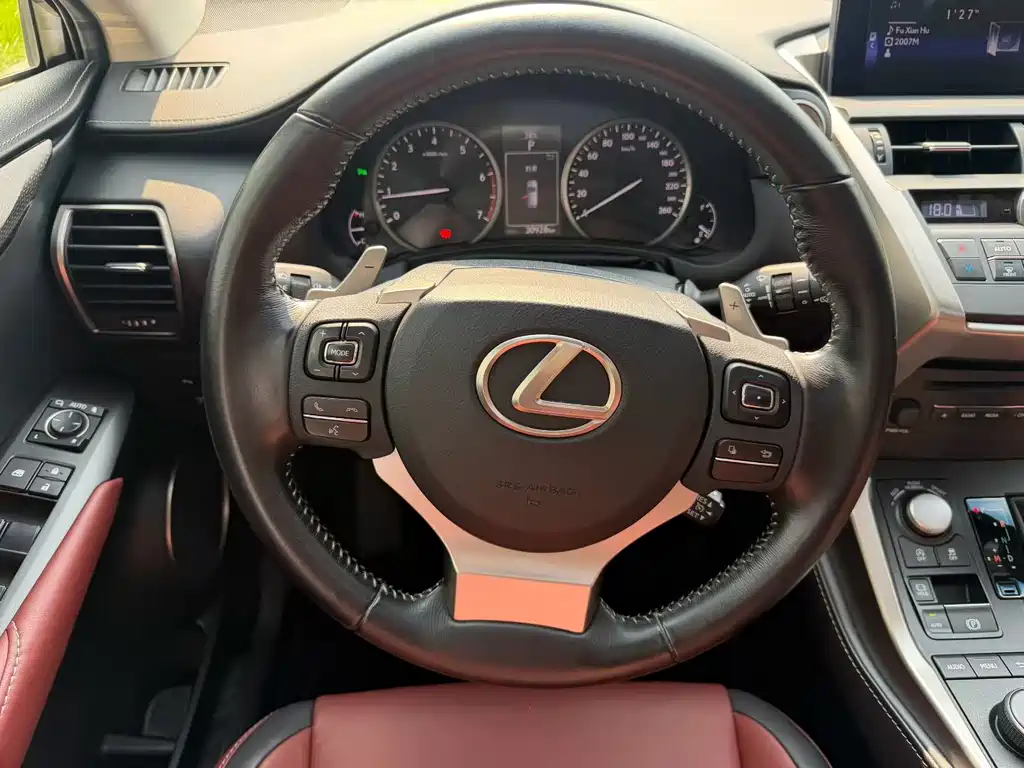 Lexus NX 2015 200t