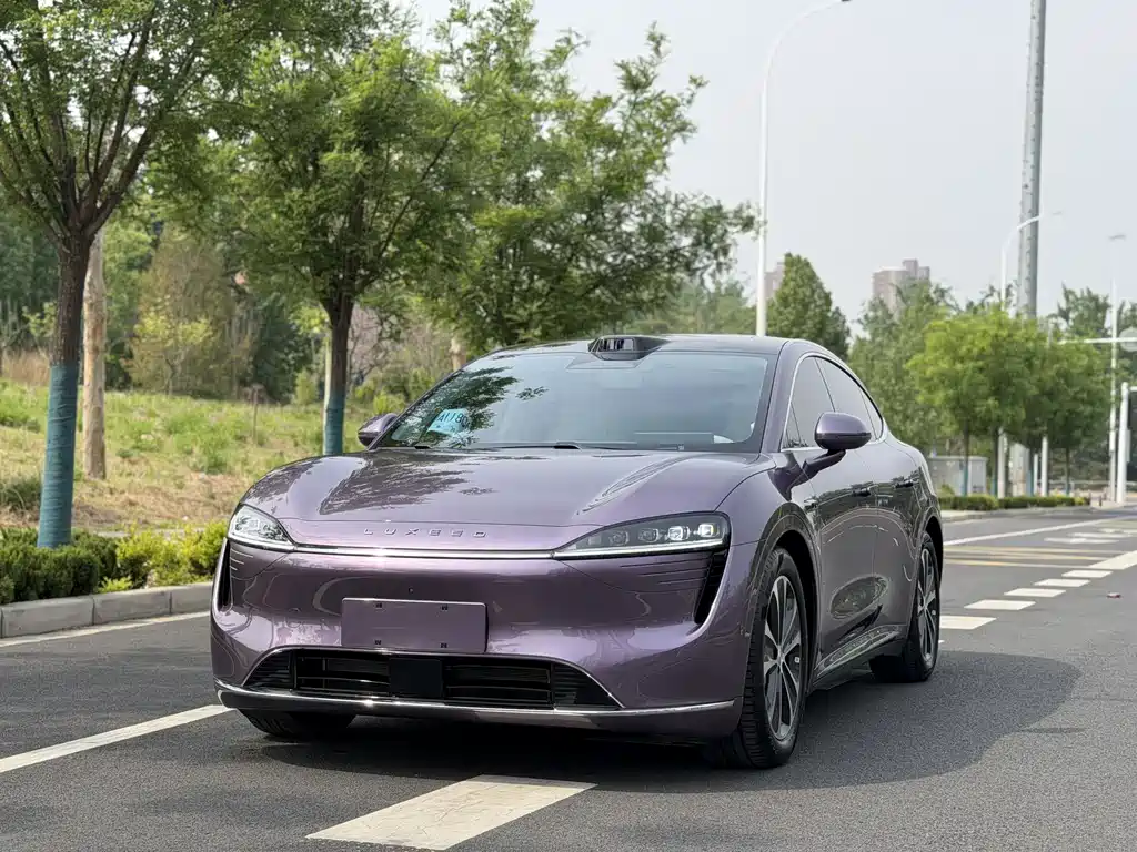 智界 Zhijie R7 2025