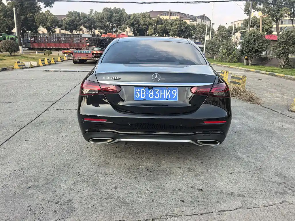 MERCEDES-BENZ E CLASS