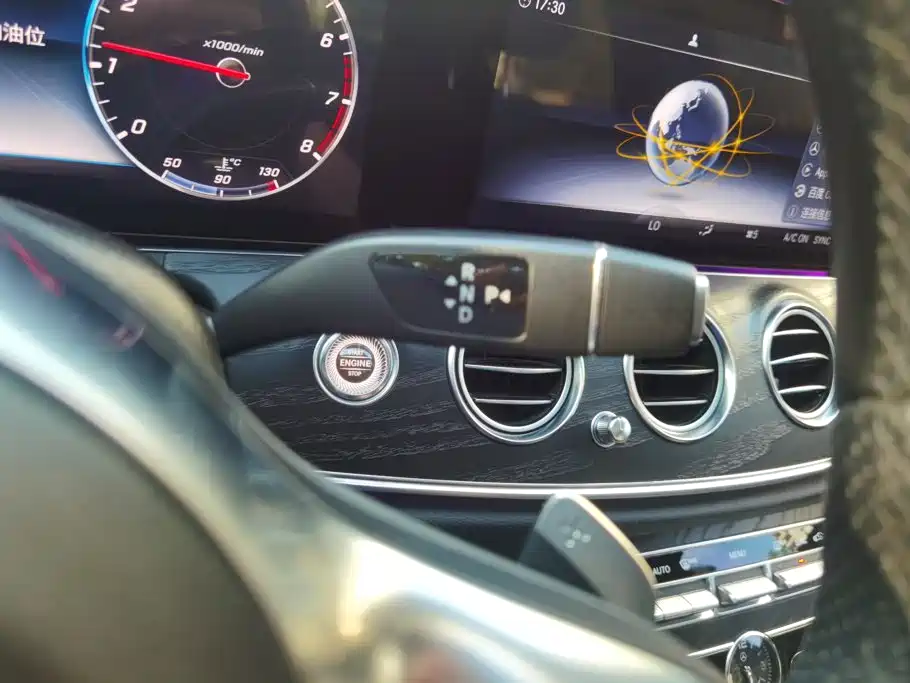 Mercedes-Benz E-Class — миниатюра 16