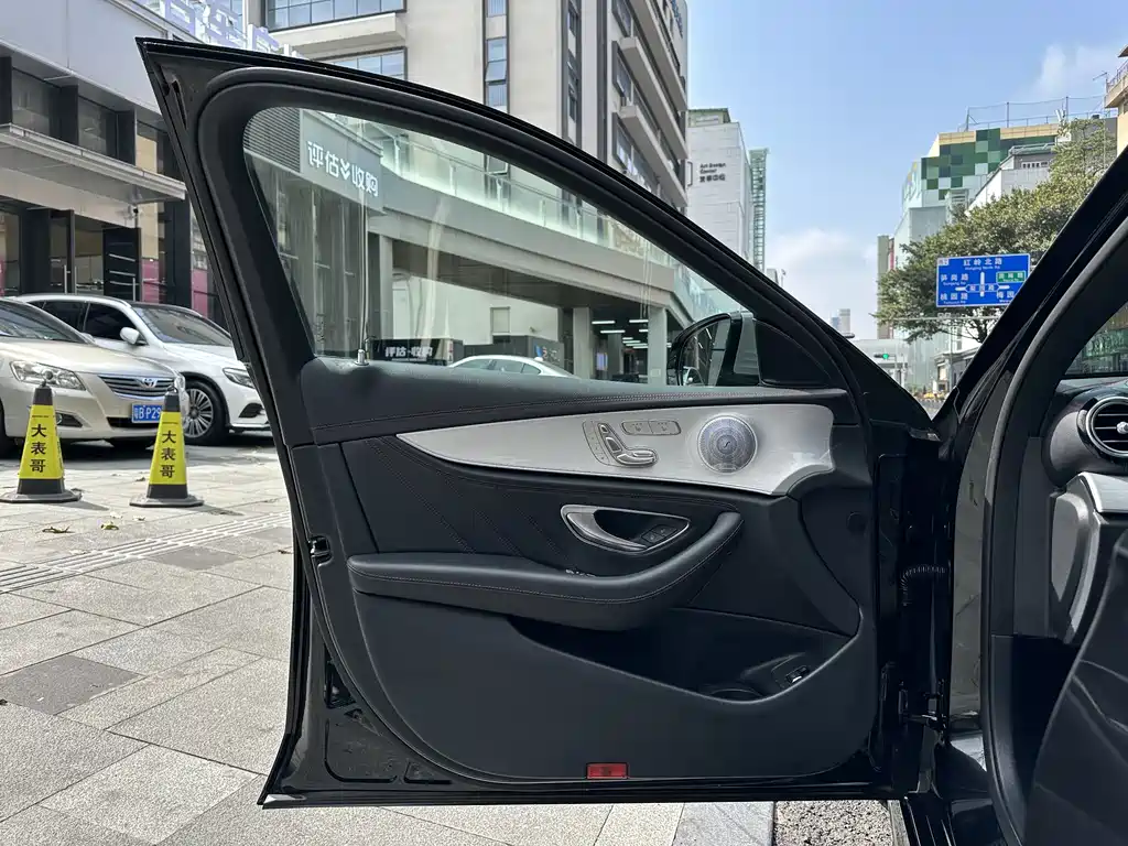 MERCEDES-BENZ E CLASS AMG