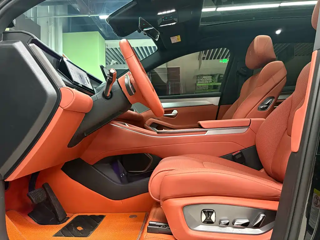 BYD Tang L L 2025 DM 200KM Flagship