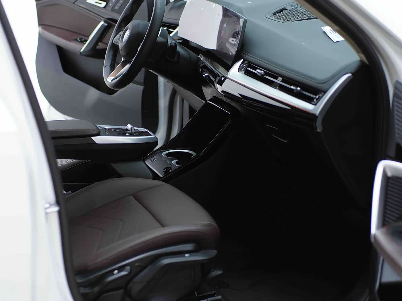 BMW X1 1.5 л 2023 г. Белый, пробег 26000 км