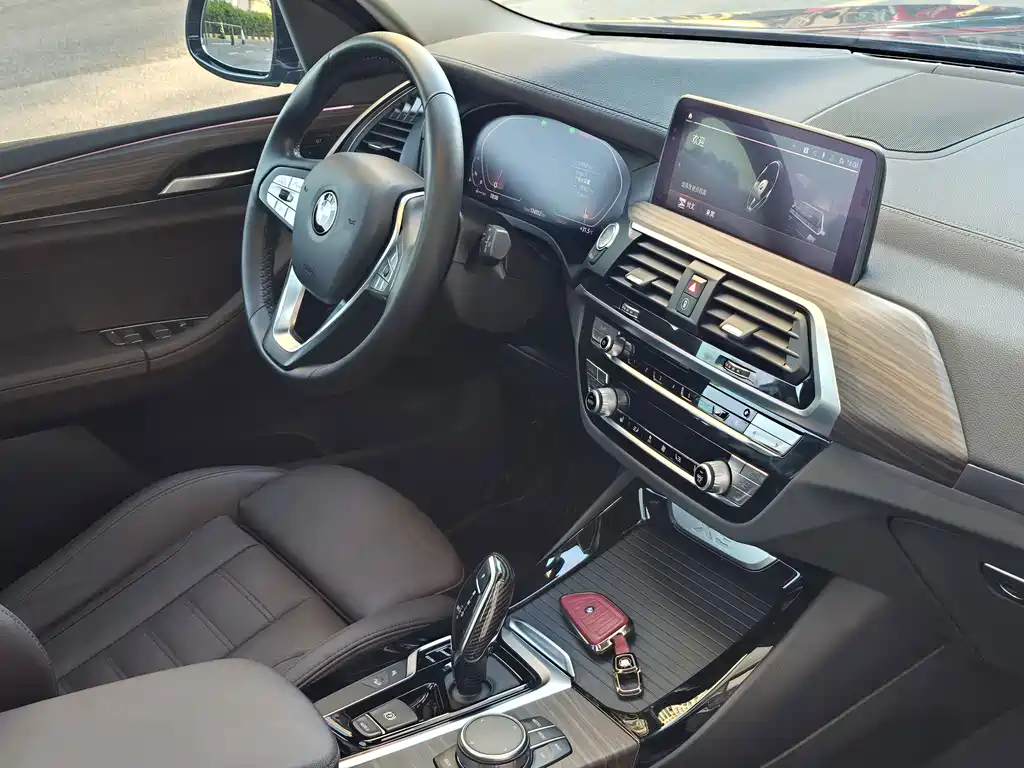 BMW X3 — миниатюра 8